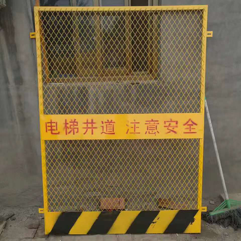 电梯门